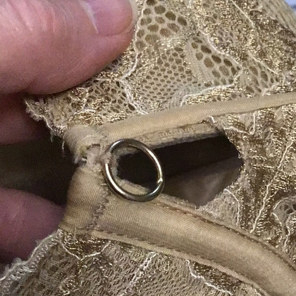 Cacique Tan Metallic Gold Lace Bra with Underwire and Adjustable Straps NWOT - Picture 3 of 10